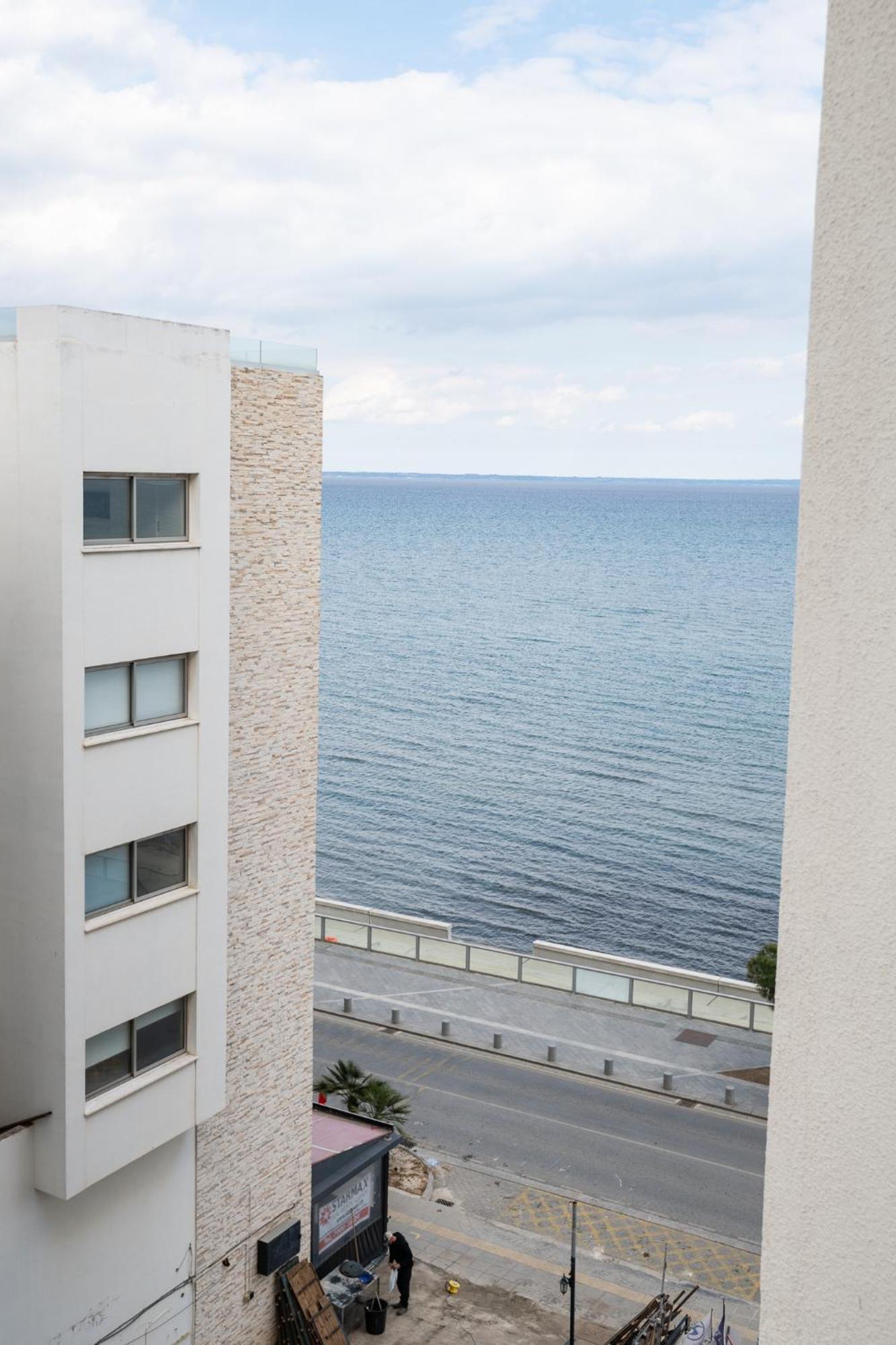 Lazuli Beach & Pool Apartment 501 Larnaca Luaran gambar